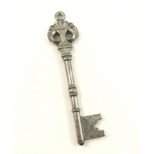 Metal antique silver key pendant